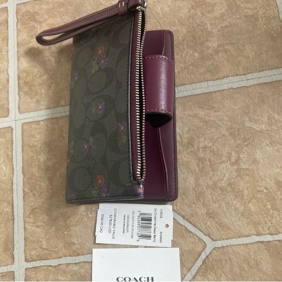 Coach Wallet. - Picture 3 of 5